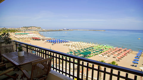 Beachfront apartment 71 m2 with a balcony of 20 m2.<br />Two bedrooms, both faci Rethimnon, Greece Beachfront apartment Entire condo vacation rental 18851915