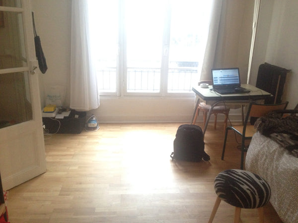 Charmant studio de 21m2 aux pieds du Sacré Cœur et à 2 pas des stations Anvers ( Saint-Germain-au-Mont-d'Or, France Charmant studio aux pieds du Sacré Cœur Entire rental unit vacation rental 21883065