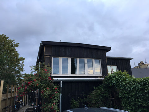 1/5-31/8 2020.<br />Lille bungalow, høj stue og kælder på ialt 105 kvm. Huset li Copenhagen, Denmark Lille hyggeligt hus i Haveforening Entire home vacation rental 36462698