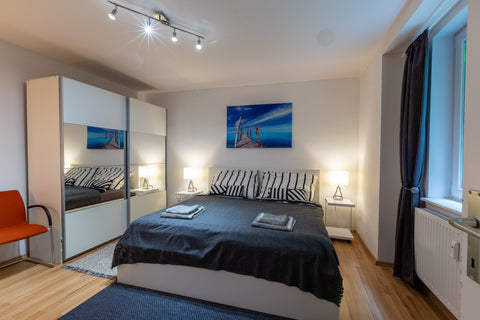 A newly renovated Vienna city apartment that is only a 1 minute walk from the fa Vienna, Austria Great location (1 min to Mariahilfer and  Metro) Entire rental unit vacation rental 34505676