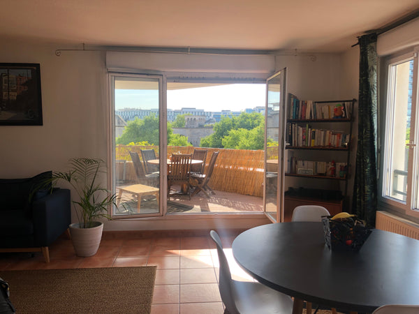 Profitez d'un logement de 60m2 avec sa grande terrasse et sa cuisine ouverte sur Paris, France Lyon : super appartement avec terrasse Entire rental unit vacation rental 625235701753990946