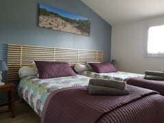 Maison dans quartier résidentiel à 15 km de Bordeaux et 40 km du bassin d'Arcach Pessac, France Etage privé + breakfast, de 1 à 6 voyageurs Private room in home vacation rental 23351583