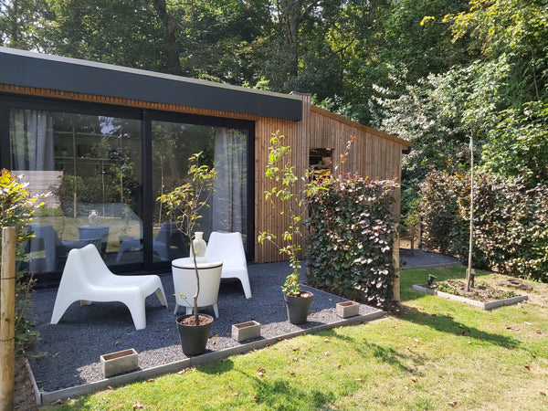 Nieuwe garden house midden in het groen met onmiddellijke toegang tot de vinderh  Nieuwe garden house met zicht op het bos. Entire guesthouse vacation rental 42151009