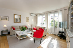 Magnifique  appartement, très confortable et lumineux , situé au 6ème étage plei Paris, France Paris superbe 61 m2 terrasse ensoleillée Entire condo vacation rental 24094936