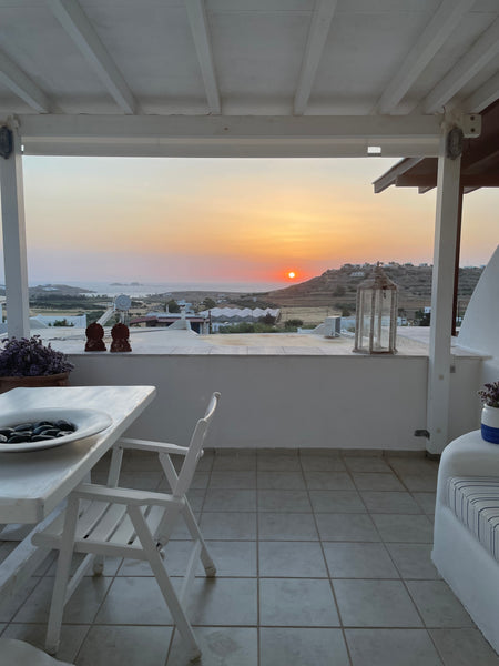 An ideal holiday house for a family, a couple or a small group of friends who wa  Cabana Athimeni-cycladic 1-bedroom holiday house Entire serviced apartment vacation rental 638063287971605382