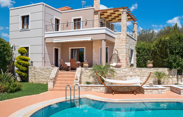 Villa Yianna is a lovely 2-bedroom villa with a private swimming pool that offer Chania, Greece Villa Yianna, 2 BD, private pool, 500m from beach Entire villa vacation rental 31869800