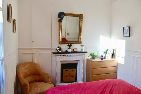 L'appartement se trouve à 5 min à pied de la Gare du Nord dans une Rue calme. <b Paris, France Chambre sur cour, calme et lumineuse. Private room in rental unit vacation rental 22983827