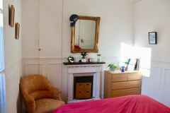 L'appartement se trouve à 5 min à pied de la Gare du Nord dans une Rue calme. <b Paris, France Chambre sur cour, calme et lumineuse. Private room in rental unit vacation rental 22983827