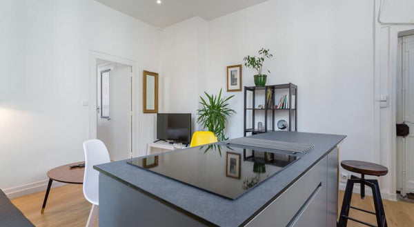 L'appartement est situé au coeur des pentes de la Croix Rousse, à 400 mètres du  Auvergne-Rhône-Alpes, France Lumineux 2 pièces HYPER CENTRE Pentes Croix Rousse Entire rental unit vacation rental 29452262