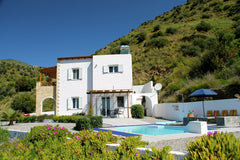 Located in Agia Galini, this charming villa features 3 bedrooms for 6 people. Pe Zürich, Switzerland Beautiful Villa in Agia Galini Crete with Swimming Pool Entire villa vacation rental 19542530