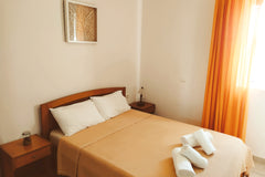 The appartment is located inside a green land in Korfalonas, Crete Greece. The r  Cosy relaxing seaside apartment Entire rental unit vacation rental 566620084239644242