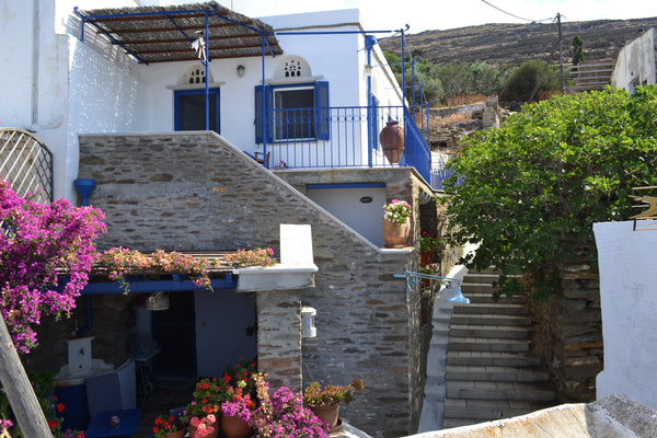 A traditional retreat in the heart of Isternia, one of the most charming village  Oikia , house in the heart of Isternia Cycladic home vacation rental 50097495