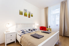 A great location close to the city centre 15 min. walk, 5 min. tram. The apartme Prague, Czechia Cozy 1 bedroom apartment Entire rental unit vacation rental 16460346