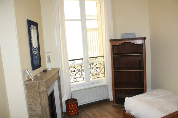 chambre dans bel appartement avec un lit simple + lit d'appoint si nécessaire da Paris, France Chambre dans appartement Private room in rental unit vacation rental 6945266