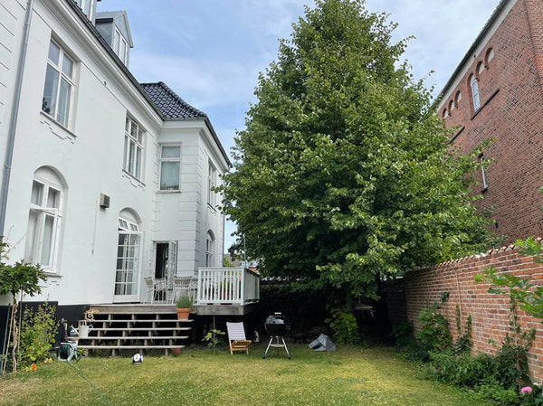 Big townhouse in the city center of Copenhagen with 2 bedrooms, 2 bathrooms, lib Copenhagen, Denmark City center townhouse with garden, office & bikes Entire townhouse vacation rental 658466035797561952
