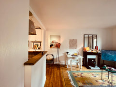 Cet appartement se situe proche de Lamarck, à 10 min à pied du Sacré Coeur. Une  Rennes, France Charmant 36m² Pour Un Couple Entire rental unit vacation rental 5343190
