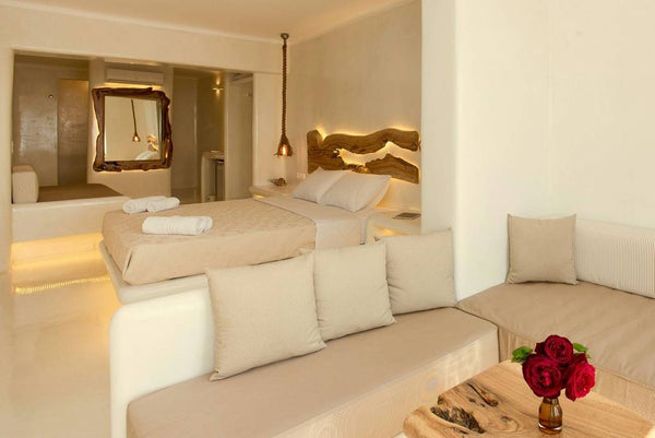 Brand new suite for 4 ground floor just amazing<br />Built in beds and sofas all Mikonos, Greece New luxury suite  for 4+ people 1 k from the port Room in serviced apartment vacation rental 24384174