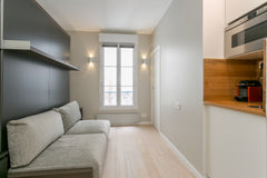 Newly remodeled private room and en suite bathroom. Complete privacy due to a se Paris, France Newly remodeled private room & bath w/ kitchenette Private room in rental unit vacation rental 10555427
