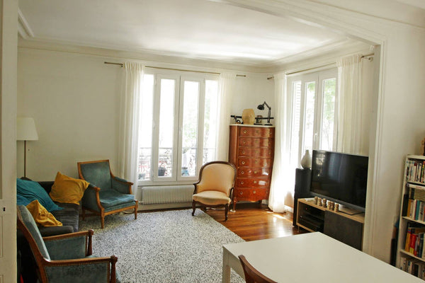 Charmant appartement parisien, avec parquets, moulures, lumineux et confortable, Paris, France Charmant appartement parisien Montmartre Entire rental unit vacation rental 29696731