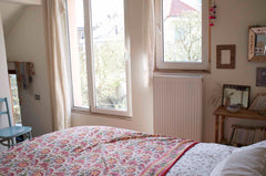 La chambre est privative est dispose de sa salle de bain équipée d'une baignoire Brussels, Belgium Chambre avec vue ☆ Jardin privé ☆ Espaces zen ☆ Private room in townhouse vacation rental 17849261