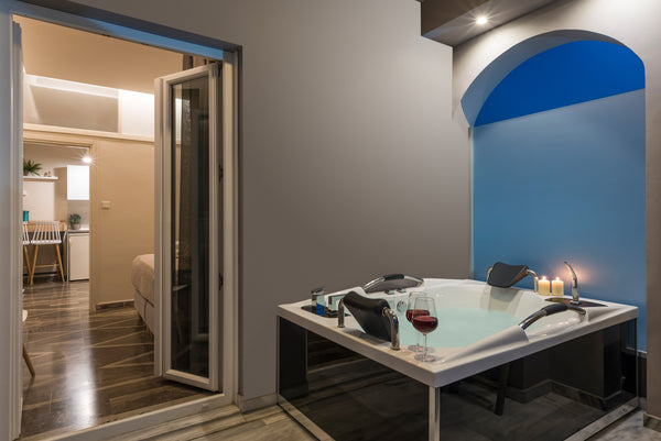 Newly renovated luxury apartments Sun Ray are owned by a local family who are pa  Sun Ray Luxury Suite 202 With Jacuzzi | 100m From Agia Marina Beach Private room in rental unit vacation rental 27418727