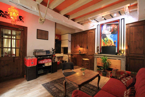 Appartement calme et cosy au 1er étage d'un immeuble ancien en plein coeur du qu Bordeaux, France Appartement Cosy - Centre Historique Bordeaux Entire rental unit vacation rental 3717878