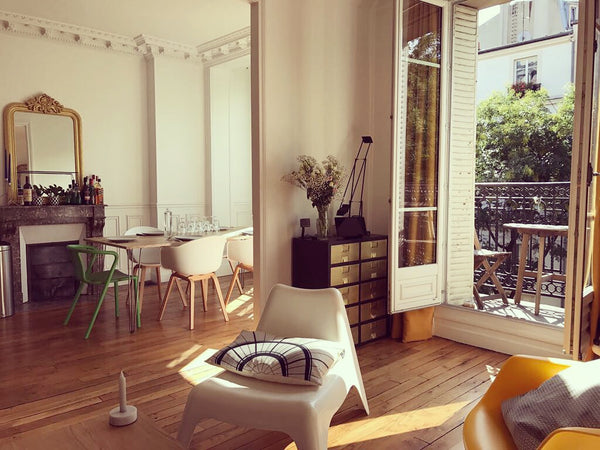 This charming flat, nicely decorated, avails of all conveniences. Ideally situat Paris, France MONTMARTRE – Lovely apartment with balcony Entire rental unit vacation rental 6165201