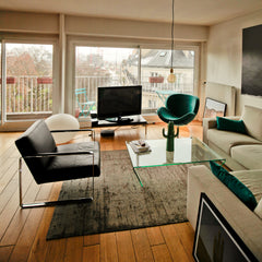 Le quartier des Batignolles est un quartier jeune, accueillant et convivial, pro  Vue sur le square des Batignolles Entire rental unit vacation rental 10932845