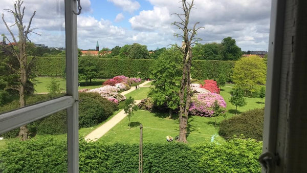 The apartment is central located in the quiet street out to Kings Garden and Ros Copenhagen, Denmark Central location by Kings Garden Private room in rental unit vacation rental 37905185