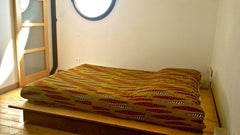 Bienvenu dans votre chambre privée avec salle de bain sur une péniche à Bordeaux Bordeaux, France Chambre privée avec salle de bain sur une péniche Private room in houseboat vacation rental 29474932