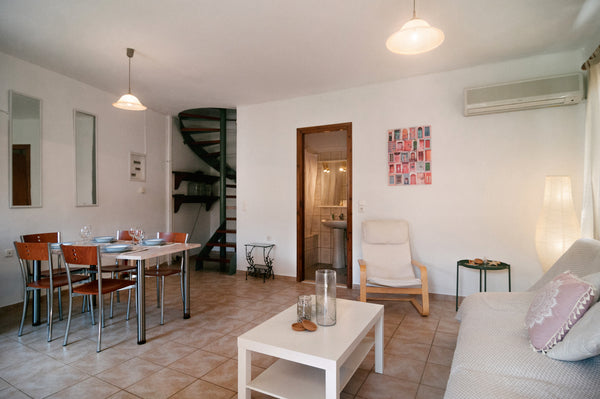 Olive green house maisonette is located in Agia Pelagia, only 7 minutes from the Heraklion, Greece Olive green maisonette Entire rental unit vacation rental 27577604