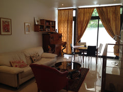 Grand apartement de (80 m2) en face du square René le Gall dans un quartier très Paris, France Apartement à 4 min des Gobelins! Entire rental unit vacation rental 6536888