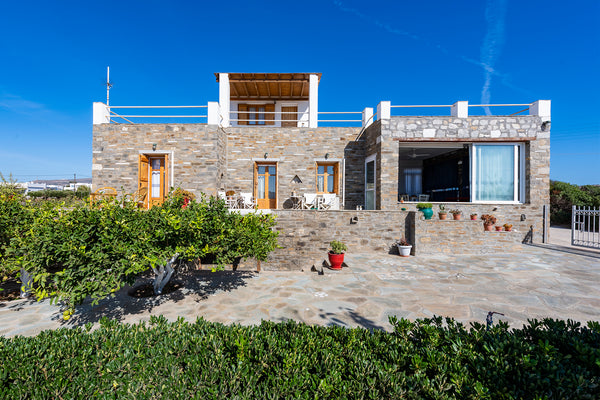 Fotini's House is a traditional cycladic house that feels cosy and is walking di  Fotini's House walking distance to the beach! Cycladic home vacation rental 29513480
