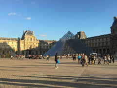 Charmant studio tout confort situé au RDC donnant sur cour intérieure avec une g Paris, France Studio Entire rental unit vacation rental 21453114