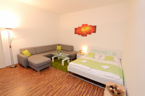 Bitte beachten Sie, dass wir mehrere ähnliche Apartments in einer Kategorie zusa Vienna, Austria CheckVienna - Simmeringer Hauptstrasse Entire rental unit vacation rental 54350260