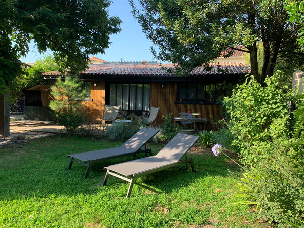 Bordeaux Caudéran, charmant studio neuf indépendant de 30m² pour 2 personnes, en Bordeaux, France Studio calme 30m2 sur jardin à Bordeaux Caudéran Entire guesthouse vacation rental 40725190