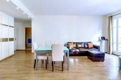 This flat is ideal for a couple, a family of 4 or a businessman<br /><br /><b>Th Paris, France Between nature and Eiffel tower. Entire rental unit vacation rental 466434