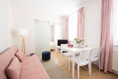 A fully furnished apartment, with an excellent location. The flat is convenientl  Charming Petit Flat - walking mins to city centre Entire rental unit vacation rental 53538705