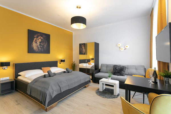 Die Unterkunft liegt zentral im 15.Bezirk, wenige Gehminuten von mehreren U-Bahn Vienna, Austria WF-Apartment zentral, trendig & modern Top 10 Entire rental unit vacation rental 48783857