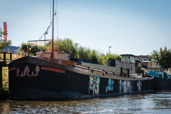 Ship ahoy!<br />Looking for a hostel that shows the spirit of Ghent? Somehow dif  Sleeping on a boat - Ecohostel Houseboat vacation rental 43324990