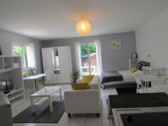 Studio indépendant tout confort dans villa contemporaine idéalement située proch Pessac, France Studio indépendant au calme Private room in guest suite vacation rental 21118455