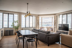 This spacious and trendy apartment is perfect to visit/work in Brussels. It is s San Francisco, CA Spacious Apartment Close to all the City Highlights Entire rental unit vacation rental 45322057