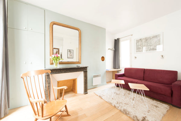 Large 28 square meters studio, on the second floor, no lift, overlooking an insi Paris, France Knoknok, large studio for 3 people Entire rental unit vacation rental 4065949