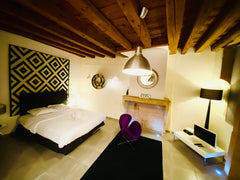 Au cœur du Vieux Lyon, centre historique de la ville<br />Tout est à proximité,  Lyon, France ✨NID DOUILLET CHIC VIEUX LYON SAINT JEAN Entire rental unit vacation rental 26161046