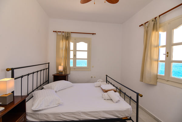 In Naxos town, 1 km away from the port or the center (3 minutes drive or 12-14 m Athens, Greece Naxos town  sea view apartment free parking Entire rental unit vacation rental 51323578