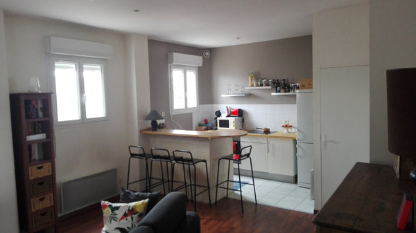 Appartement 2 pièces avec balcon terrasse, très lumineux à 5 minutes à pieds de  Bordeaux, France Appartement 2 pièces lumineux et calme Entire rental unit vacation rental 25709405