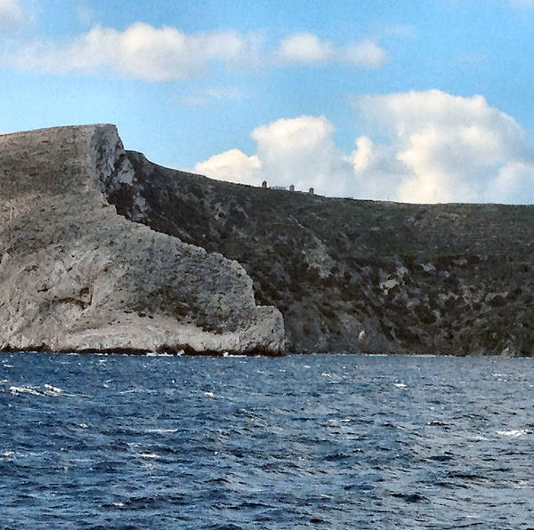 Our old family-house between the windmills is situated on the narrowest point of Folegandros, Greece The big Mill - house above the sea. Cycladic home vacation rental 2663804