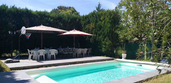 Agréable studio 20 m2 au bord de la piscine. Pour 2 personnes uniquement. NON FU Eysines, France Studio neuf très calme, piscine .Vacances idéales Entire home vacation rental 25335185