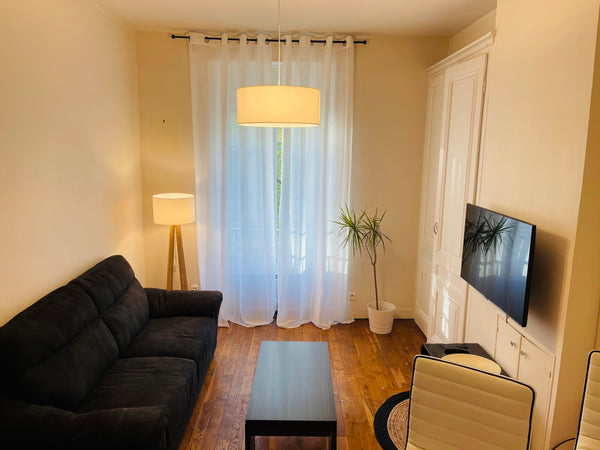 Situé au cœur de Lyon autour de la place Stalingrad, l'appartement vous permet d Mions, France T2 au centre de Lyon à deux pas du métro Garibaldi Entire rental unit vacation rental 49242437