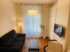Situé au cœur de Lyon autour de la place Stalingrad, l'appartement vous permet d Mions, France T2 au centre de Lyon à deux pas du métro Garibaldi Entire rental unit vacation rental 49242437